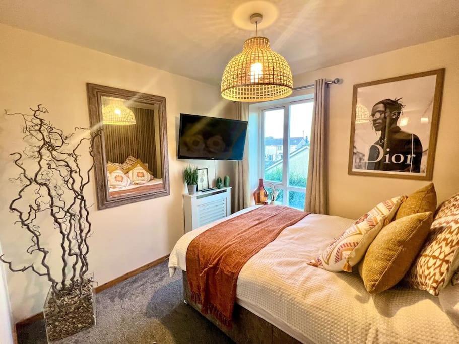 Artistic Stunning Apartment City View Londonderry Dış mekan fotoğraf
