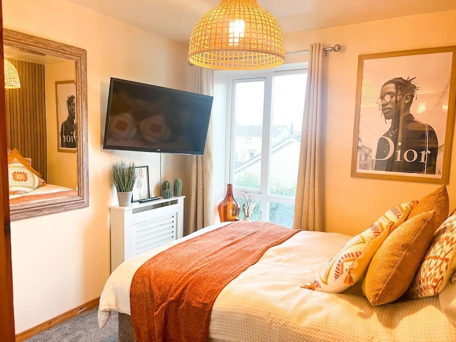 Artistic Stunning Apartment City View Londonderry Dış mekan fotoğraf